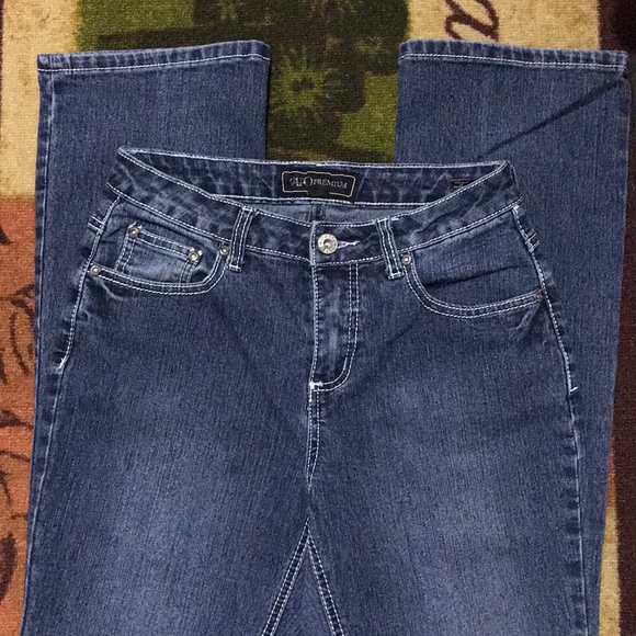 Gorgeous gently used jeans still in really GC SZ4 - Picture 5 of 7